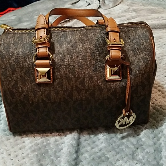 Purse - Picture 1 of 4